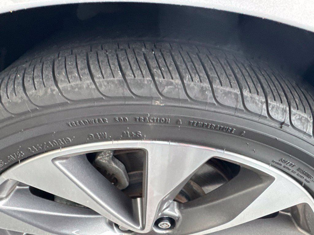 Used 2022 Nissan Maxima Platinum w/ Sport Mat Group FWD image 9