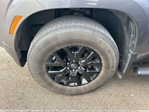 Used 2023 Nissan Frontier SV w/ Midnight Edition Package RWD image 33