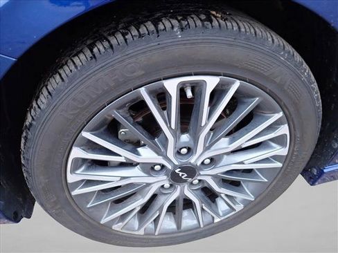 Used 2024 Kia Forte GT-Line w/ GT-Line Premium Package image 8