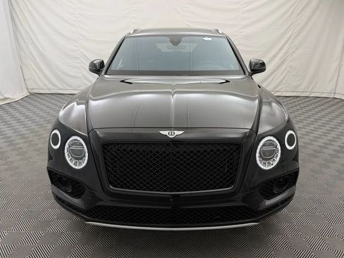 Used 2017 Bentley Bentayga AWD/4WD image 3