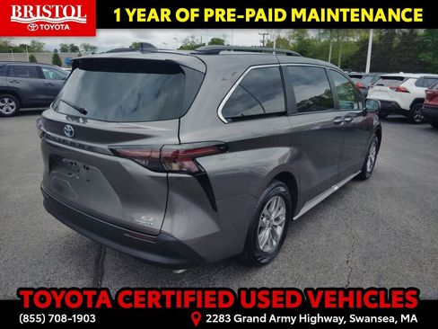 Used 2024 Toyota Sienna XLE FWD image 7