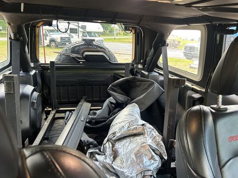 Used 2021 Jeep Wrangler Unlimited Rubicon AWD/4WD image 12