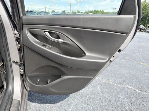 Used 2020 Hyundai Elantra GT w/ Style Package 02 FWD image 15