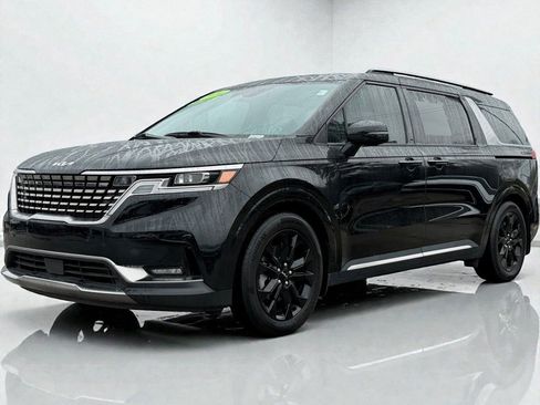 Used 2024 Kia Carnival SX Prestige image 4