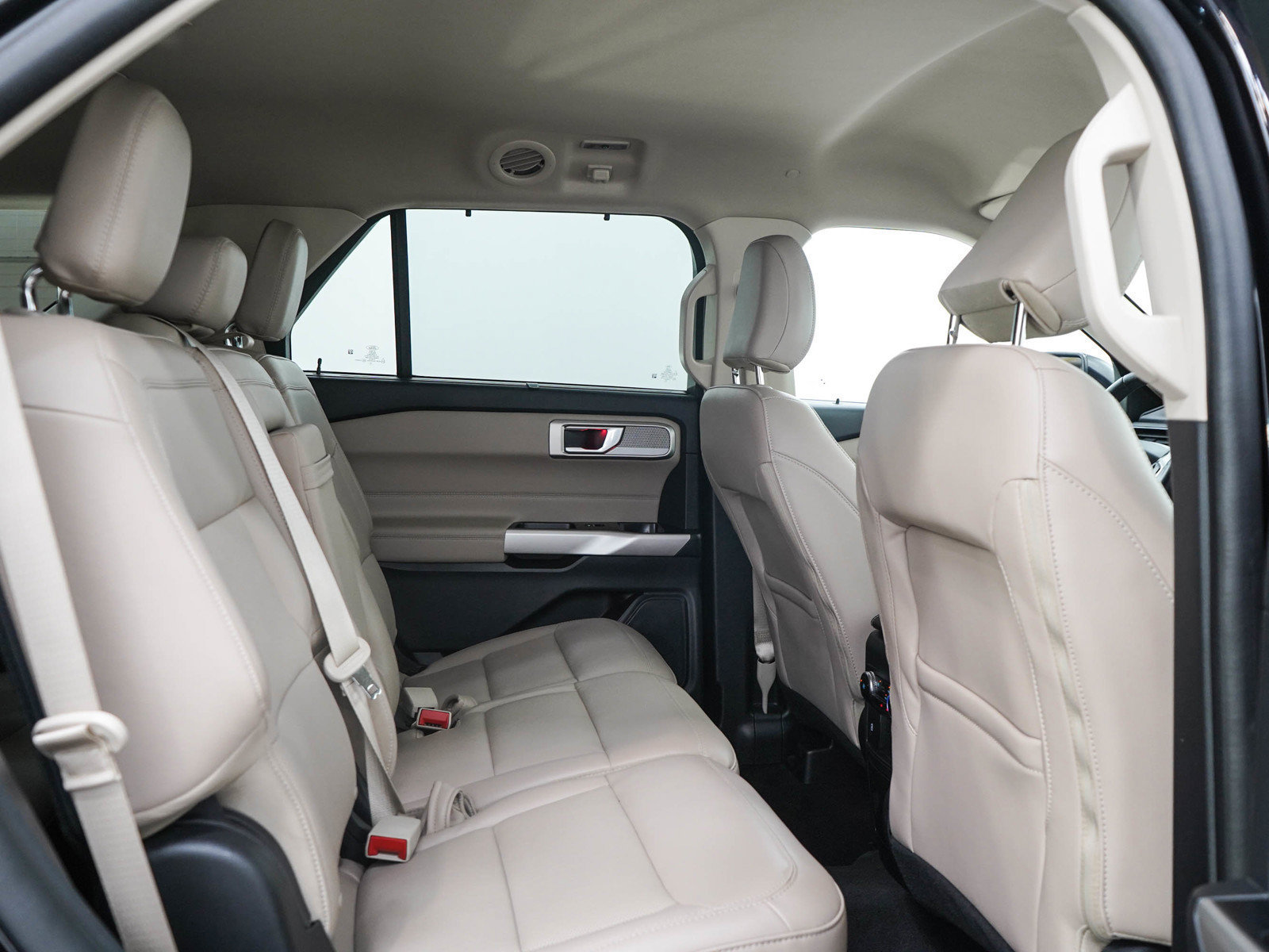 Used 2023 Ford Explorer Limited AWD/4WD image 14