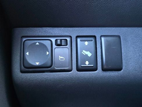 Used 2012 Nissan Pathfinder Silver image 33