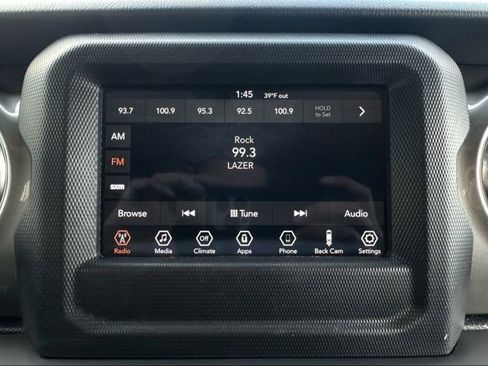 Used 2018 Jeep Wrangler Unlimited Sahara image 18