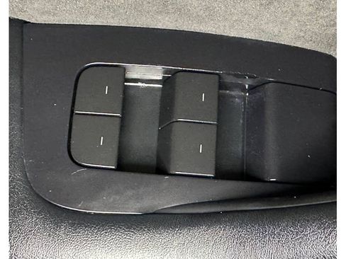 Used 2022 Tesla Model Y Performance image 34