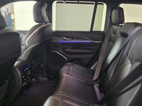 Used 2024 Jeep Grand Cherokee Overland w/ Adv Protech Group III image 25