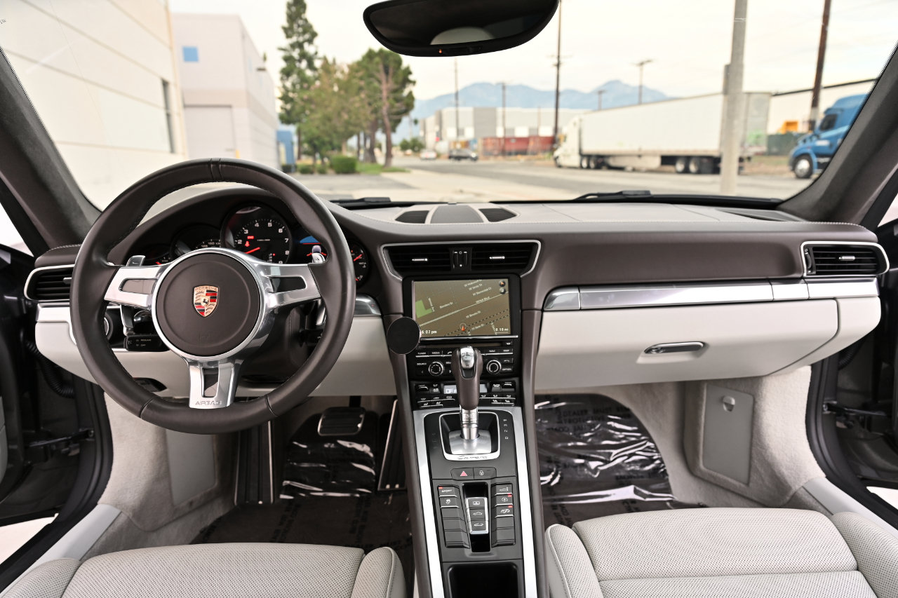 Used 2014 Porsche 911 Carrera image 16