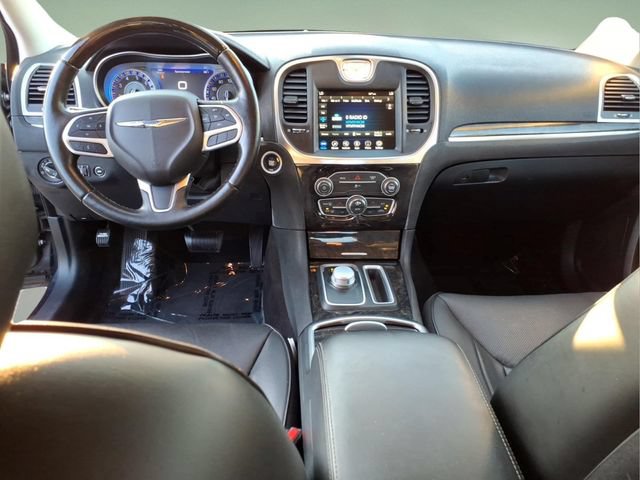 Used 2018 Chrysler 300 Limited AWD/4WD image 13