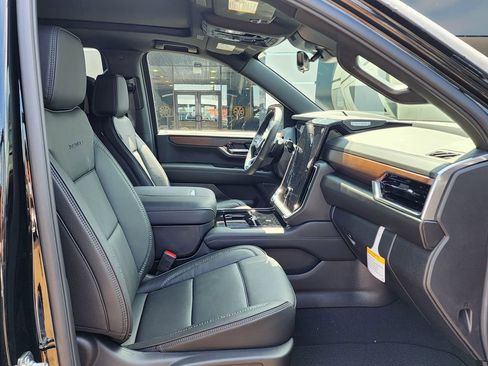 New 2026 GMC Yukon Denali w/ Denali Reserve Package AWD/4WD image 47
