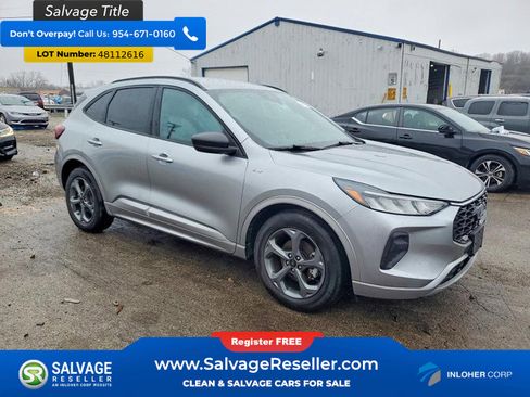Used 2024 Ford Escape ST-Line w/ Tech Pack #1 FWD image 5