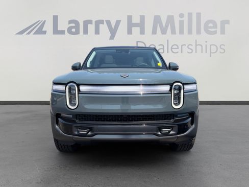 Used 2025 Rivian R1S Premium AWD/4WD image 8
