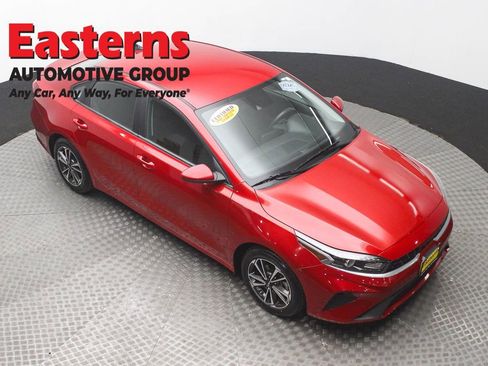 Used 2024 Kia Forte LXS image 3