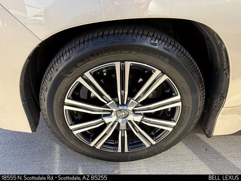 Used 2018 Lexus LX 570 4WD w/ Luxury Package image 6