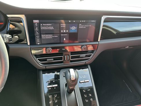 Used 2023 Porsche Macan image 21