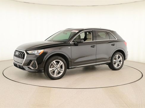 Certified 2022 Audi Q3 2.0T Premium image 13