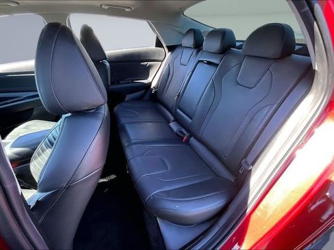 Used 2023 Hyundai Elantra Limited w/ Cargo Package image 21