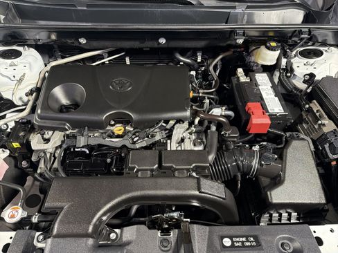 Used 2021 Toyota RAV4 LE FWD image 30