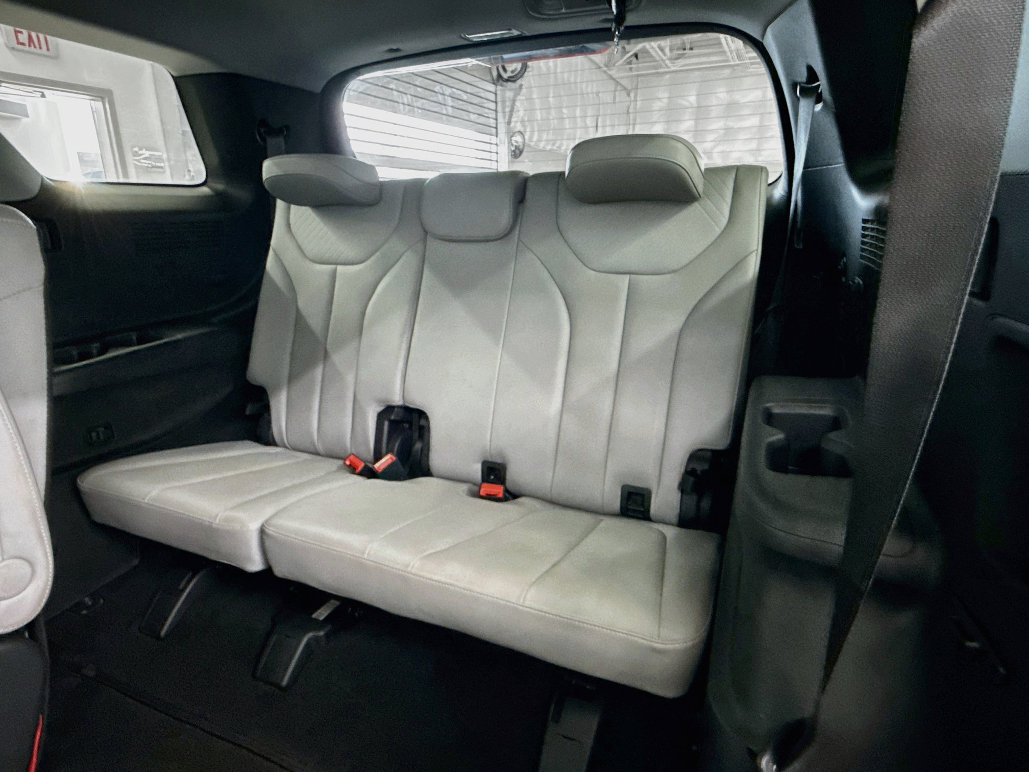 Used 2025 Hyundai Palisade SEL FWD image 30