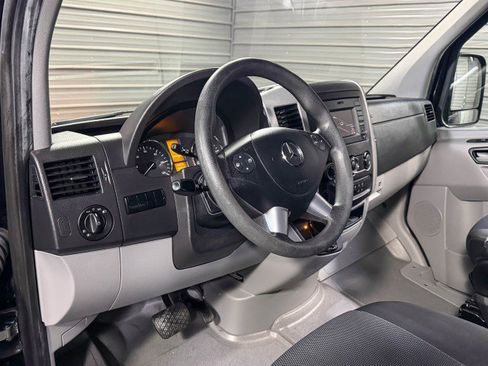 Used 2016 Mercedes-Benz Sprinter 2500 image 15