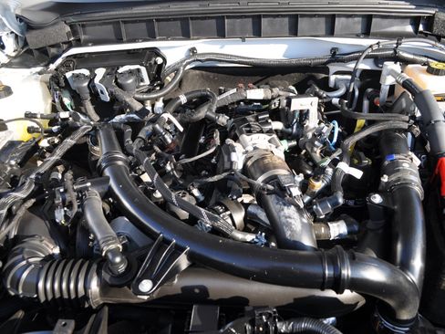 Used 2022 Ford Bronco Wildtrak image 56