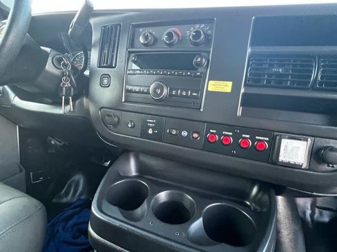 Used 2016 Chevrolet Express 2500 RWD image 18
