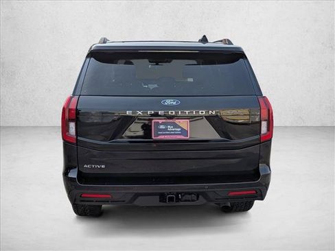 Used 2025 Ford Expedition Active AWD/4WD image 7