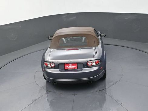 Used 2006 MAZDA MX-5 Miata Grand Touring w/ Premium Pkg RWD image 24