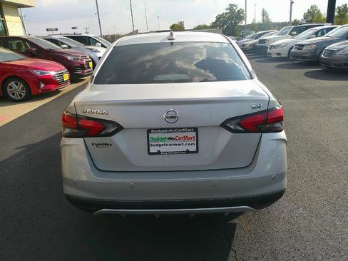 Used 2021 Nissan Versa SV image 2