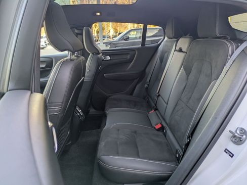 Certified 2023 Volvo C40 P8 Recharge Plus image 28