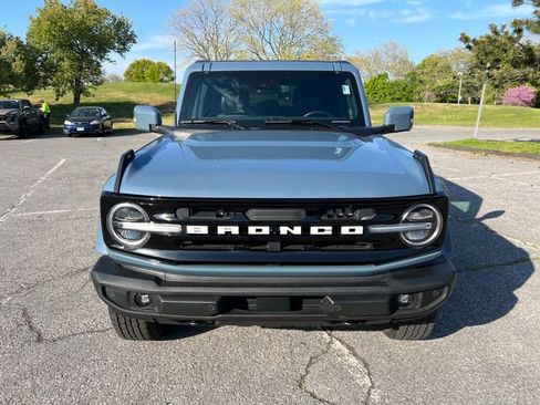Used 2025 Ford Bronco Outer Banks AWD/4WD image 3