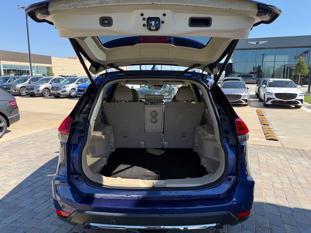 Used 2020 Nissan Rogue SV FWD image 21