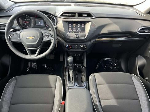 Used 2021 Chevrolet TrailBlazer LS AWD/4WD image 3