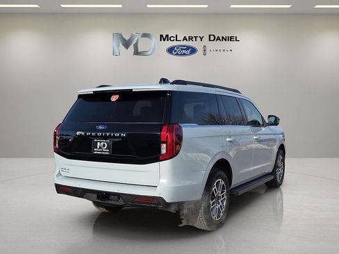 New 2026 Ford Expedition Active image 5