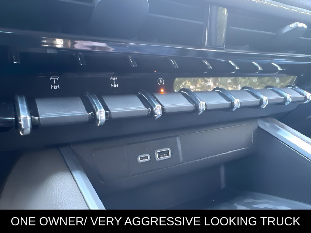 Used 2024 Chevrolet Colorado ZR2 w/ Technology Package AWD/4WD image 13