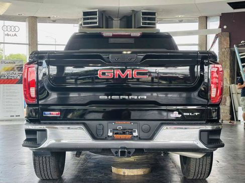 Used 2022 GMC Sierra 1500 SLT w/ SLT Convenience Package AWD/4WD image 13