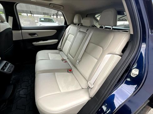 Used 2023 Nissan Ariya FWD image 18