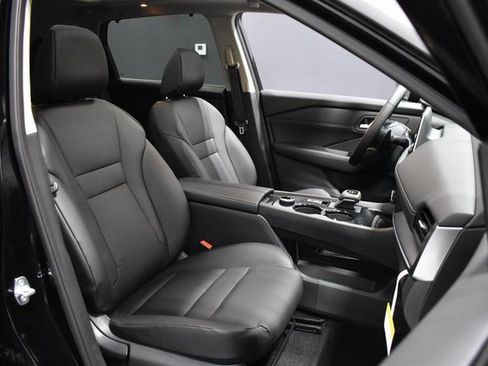 New 2026 Nissan Rogue SV w/ SV Premium Package image 14