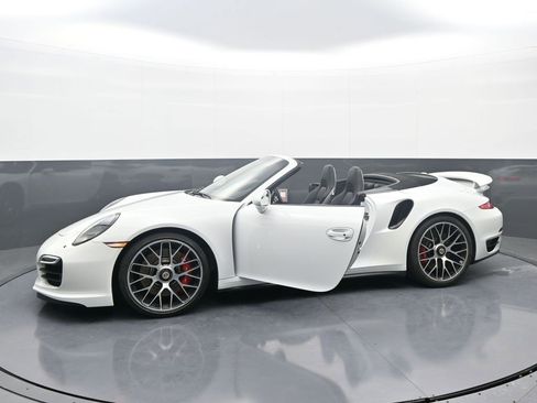 Used 2014 Porsche 911 Turbo image 39