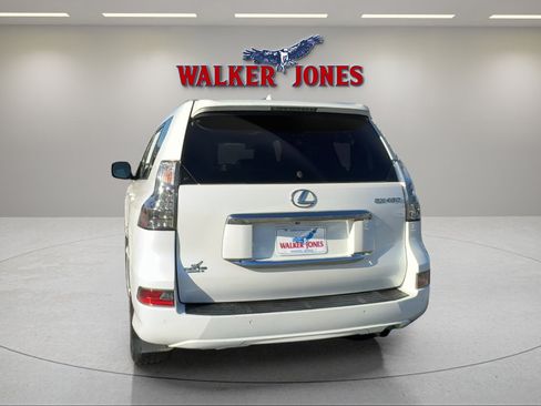 Used 2018 Lexus GX 460 Premium w/ Premium Package image 4