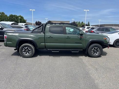 Used 2021 Toyota Tacoma TRD Off-Road w/ TRD Premium Off Road Package AWD/4WD image 4