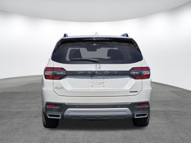 Used 2023 Honda Pilot Touring image 4