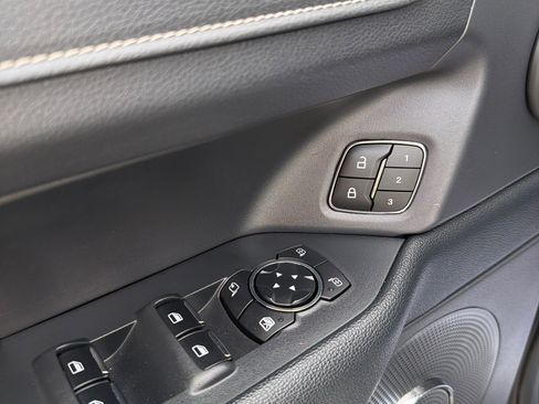 Used 2024 Ford Expedition Max XLT image 13