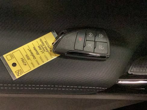 New 2026 Chevrolet Equinox LT w/ Convenience Package II AWD/4WD image 11