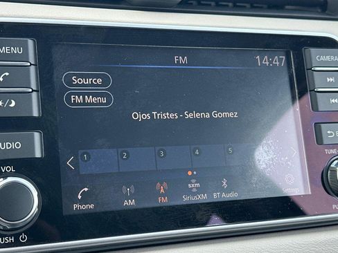 Used 2022 Nissan Versa SV w/ Trunk Package image 16