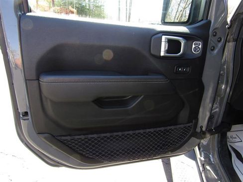 Used 2021 Jeep Gladiator Overland w/ Popular Equipment Package image 9