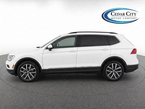 Used 2020 Volkswagen Tiguan SE w/ Panoramic Sunroof Package AWD/4WD image 6