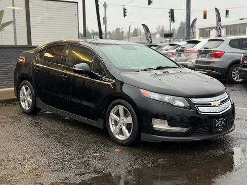 Used 2014 Chevrolet Volt FWD image 3